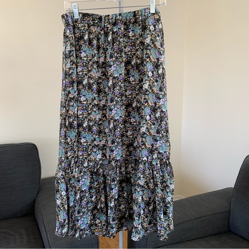 Gorgeous Spring Floral Skirt!!